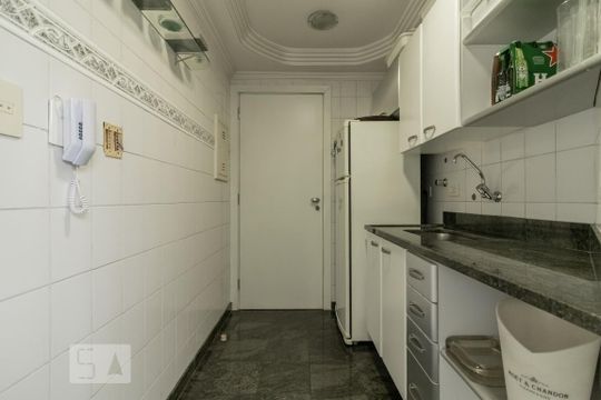 Apartamento à venda com 4 quartos, varanda, academia e churrasqueira. Animais de estimação são permitidos. — Cozinha Superior