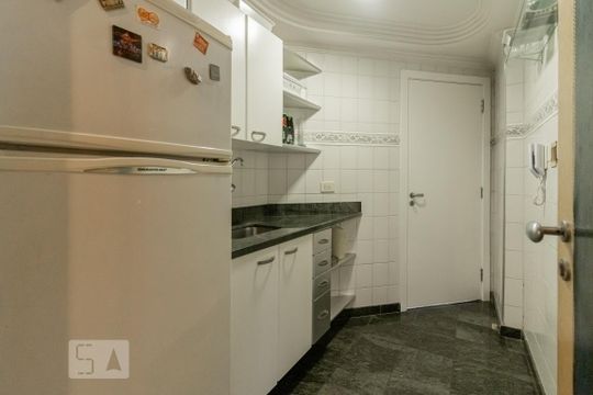 Apartamento à venda com 4 quartos, varanda, academia e churrasqueira. Animais de estimação são permitidos. — Cozinha Superior