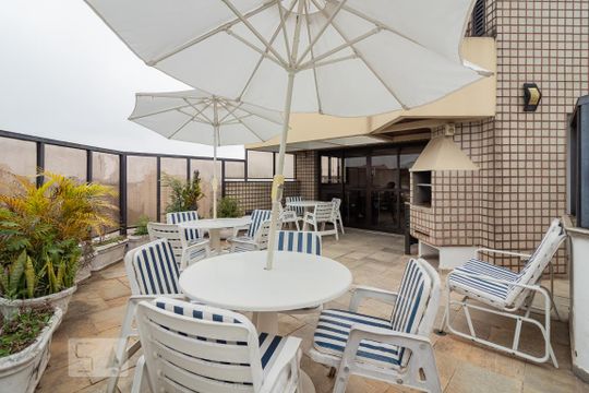 Apartamento à venda com 4 quartos, varanda, academia e churrasqueira. Animais de estimação são permitidos. — Cobertura