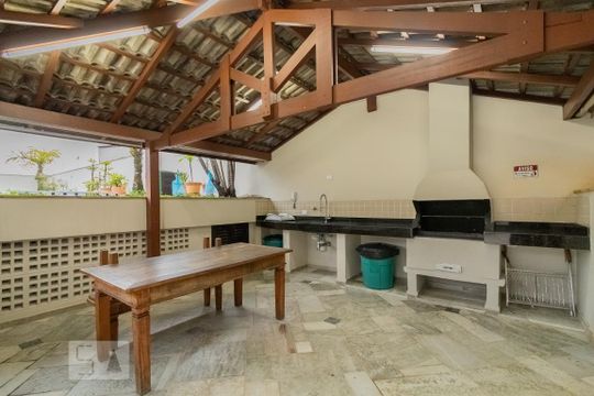 Apartamento à venda com 4 quartos, varanda, academia e churrasqueira. Animais de estimação são permitidos. — Churrasqueira