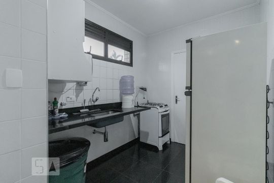 Apartamento à venda com 4 quartos, varanda, academia e churrasqueira. Animais de estimação são permitidos. — Salão de Festas