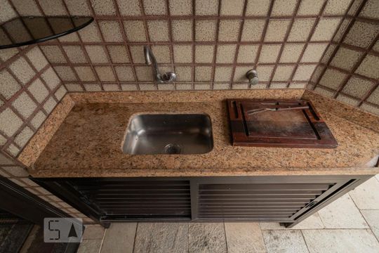 Apartamento à venda com 4 quartos, varanda, academia e churrasqueira. Animais de estimação são permitidos. — Cobertura
