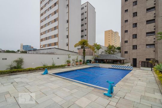 Apartamento à venda com 4 quartos, varanda, academia e churrasqueira. Animais de estimação são permitidos. — Piscina