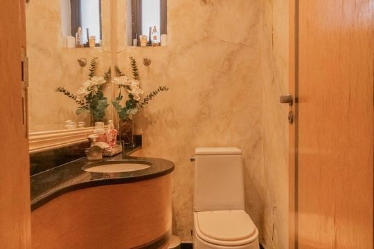 Apartamento à venda com 4 quartos, varanda, academia e churrasqueira. Animais de estimação são permitidos. — Lavabo Superior