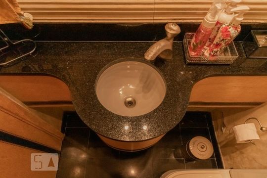Apartamento à venda com 4 quartos, varanda, academia e churrasqueira. Animais de estimação são permitidos. — Lavabo Superior