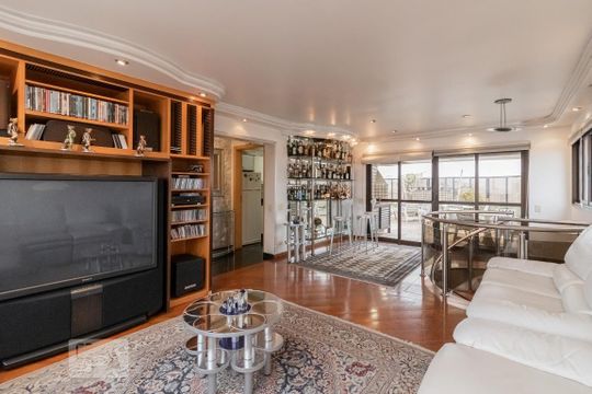 Apartamento à venda com 4 quartos, varanda, academia e churrasqueira. Animais de estimação são permitidos. — Sala 2