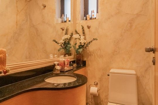 Apartamento à venda com 4 quartos, varanda, academia e churrasqueira. Animais de estimação são permitidos. — Lavabo Superior