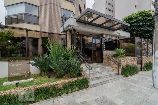 Apartamento à venda com 4 quartos, varanda, academia e churrasqueira. Animais de estimação são permitidos. — Fachada