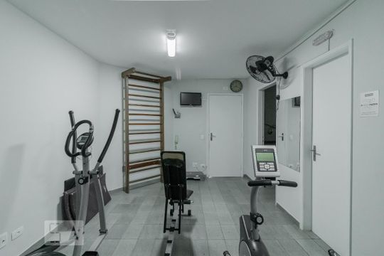 Apartamento à venda com 4 quartos, varanda, academia e churrasqueira. Animais de estimação são permitidos. — Academia