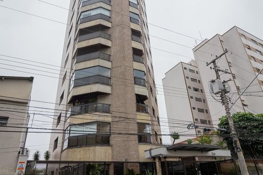 Apartamento à venda com 4 quartos, varanda, academia e churrasqueira. Animais de estimação são permitidos. — Fachada