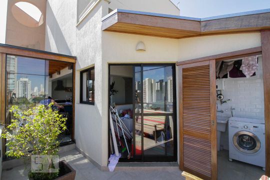 Apartamento na Vila Ipojuca para comprar: 2 quartos, piscina e academia no condomínio. — Varanda