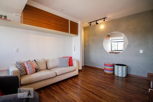 Apartamento na Vila Ipojuca para comprar: 2 quartos, piscina e academia no condomínio. — Sala