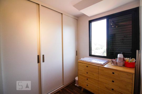 Apartamento na Vila Ipojuca para comprar: 2 quartos, piscina e academia no condomínio. — Quarto