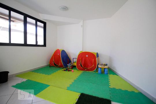 Apartamento na Vila Ipojuca para comprar: 2 quartos, piscina e academia no condomínio. — Brinquedoteca