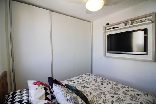 Apartamento na Vila Ipojuca para comprar: 2 quartos, piscina e academia no condomínio. — Suíte