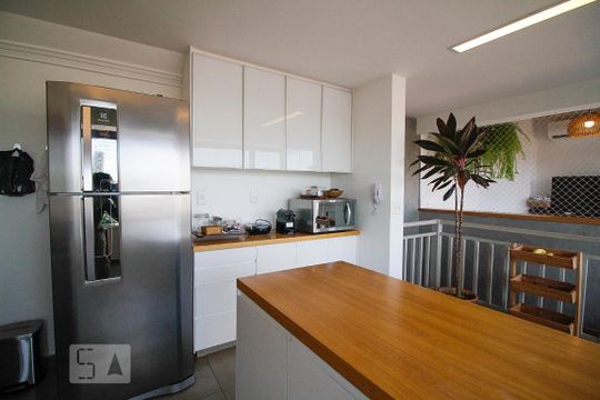 Apartamento na Vila Ipojuca para comprar: 2 quartos, piscina e academia no condomínio. — Cozinha 2° piso