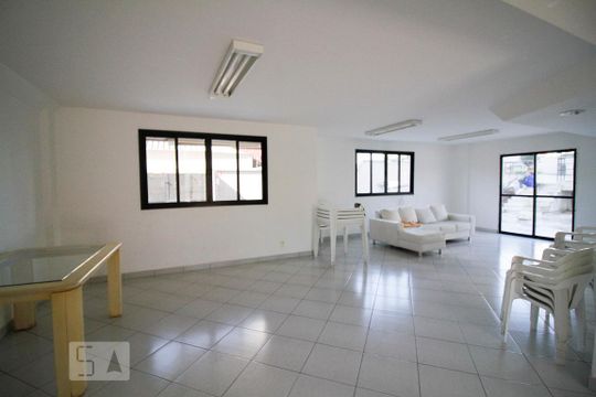 Apartamento na Vila Ipojuca para comprar: 2 quartos, piscina e academia no condomínio. — Salão de Festas
