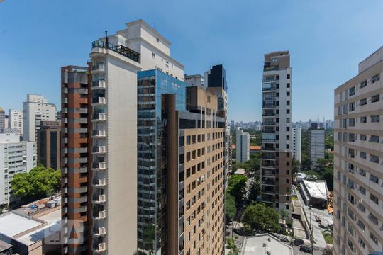 Compra apartamento no Itaim Bibi. 2 quartos, varanda, academia e piscina no condomínio. — foto 29