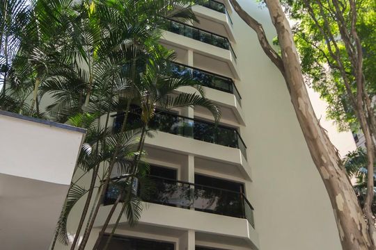 Compra apartamento no Itaim Bibi. 2 quartos, varanda, academia e piscina no condomínio. — foto 31
