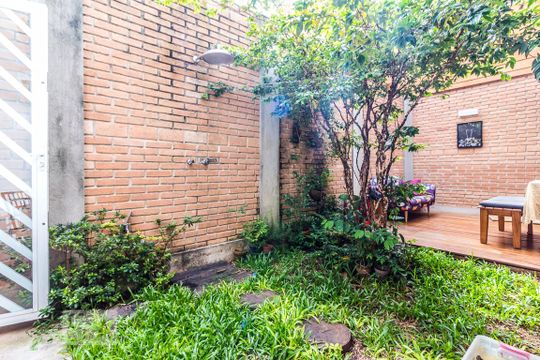 Casa em Perdizes, 3 quartos, 2 suítes, mobiliada. Oportunidades para comprar. — Área externa