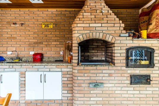 Casa em Perdizes, 3 quartos, 2 suítes, mobiliada. Oportunidades para comprar. — Churrasqueira