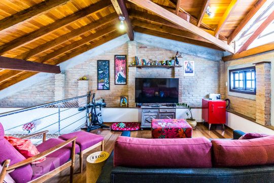 Casa em Perdizes, 3 quartos, 2 suítes, mobiliada. Oportunidades para comprar. — Sala