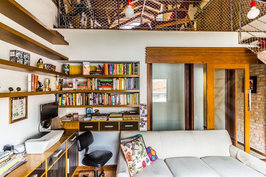 Casa em Perdizes, 3 quartos, 2 suítes, mobiliada. Oportunidades para comprar. — Sala