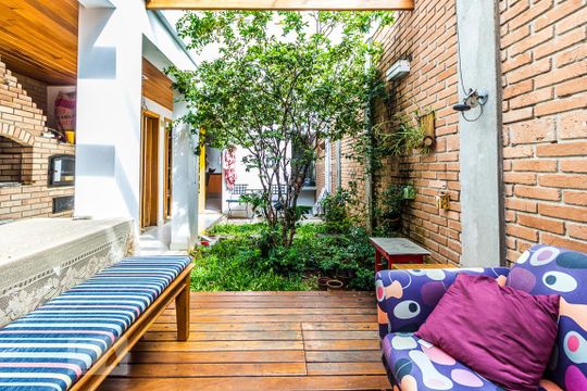 Casa em Perdizes, 3 quartos, 2 suítes, mobiliada. Oportunidades para comprar. — Área externa