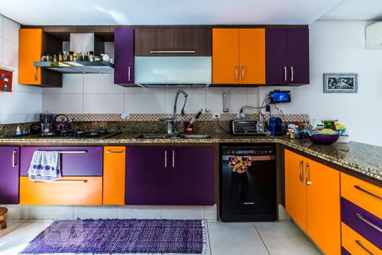 Casa em Perdizes, 3 quartos, 2 suítes, mobiliada. Oportunidades para comprar. — Cozinha