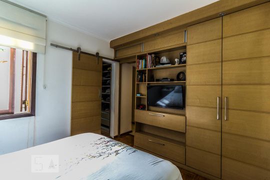 Casa em Perdizes, 3 quartos, 2 suítes, mobiliada. Oportunidades para comprar. — Suíte 2