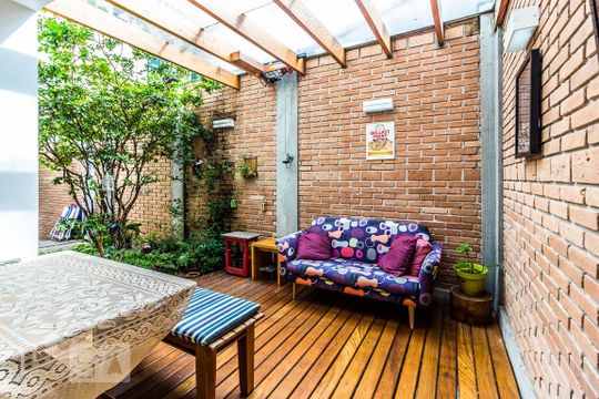 Casa em Perdizes, 3 quartos, 2 suítes, mobiliada. Oportunidades para comprar. — Área externa