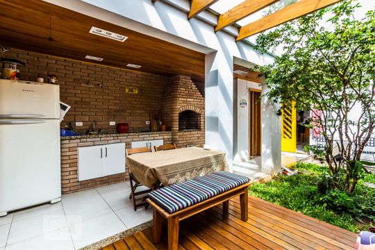 Casa em Perdizes, 3 quartos, 2 suítes, mobiliada. Oportunidades para comprar. — Área externa