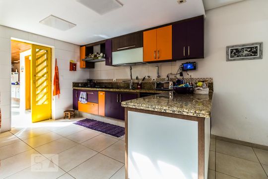Casa em Perdizes, 3 quartos, 2 suítes, mobiliada. Oportunidades para comprar. — Cozinha