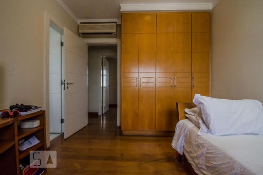 Para comprar: apartamento em Campo Belo com 4 suítes, varanda gourmet, closet e academia no condomínio. — Suíte 1