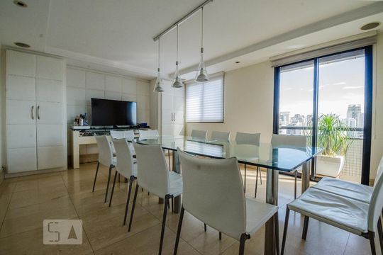 Para comprar: apartamento em Campo Belo com 4 suítes, varanda gourmet, closet e academia no condomínio. — Sala de Jantar