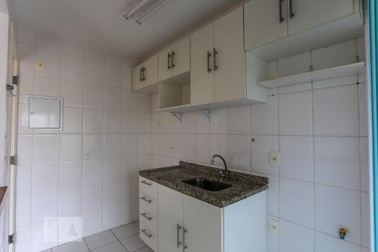 Venda de apartamento em Sumarezinho: 2 quartos, piscina e academia no condomínio. — Cozinha