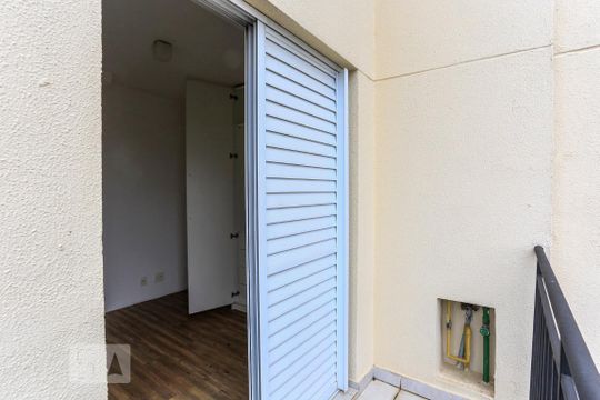 Venda de apartamento em Sumarezinho: 2 quartos, piscina e academia no condomínio. — Sacada Quarto 2