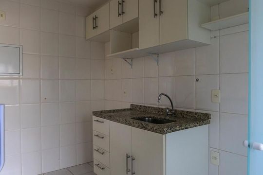 Venda de apartamento em Sumarezinho: 2 quartos, piscina e academia no condomínio. — Cozinha