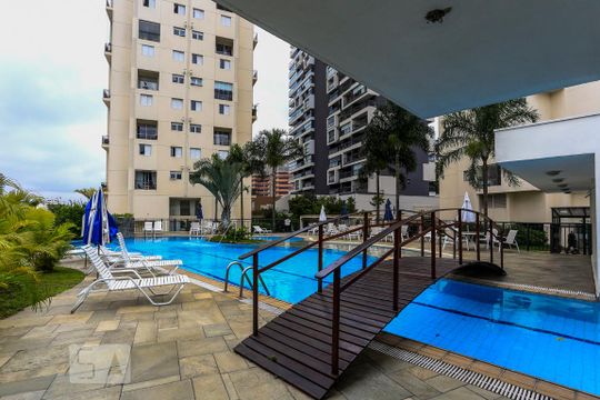 Venda de apartamento em Sumarezinho: 2 quartos, piscina e academia no condomínio. — Piscina