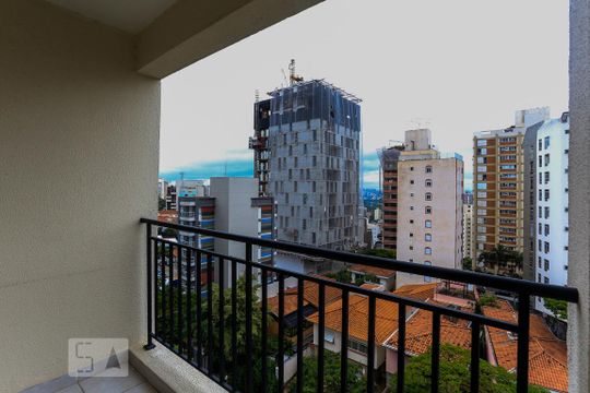Venda de apartamento em Sumarezinho: 2 quartos, piscina e academia no condomínio. — Varanda da Sala