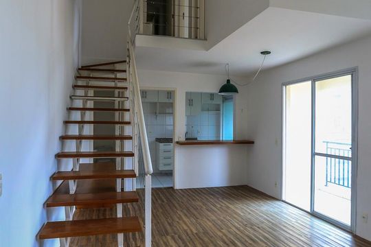 Venda de apartamento em Sumarezinho: 2 quartos, piscina e academia no condomínio. — Escada