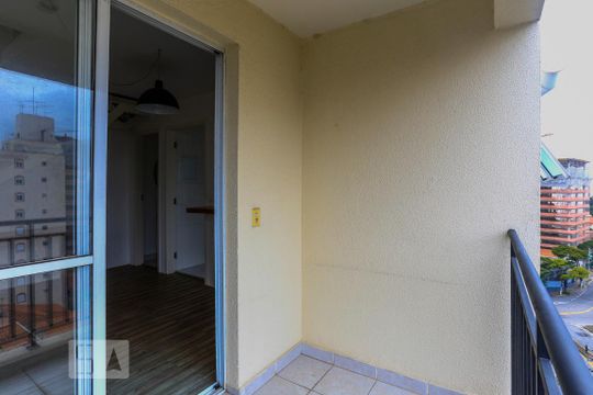 Venda de apartamento em Sumarezinho: 2 quartos, piscina e academia no condomínio. — Varanda da Sala