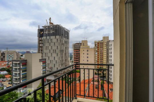 Venda de apartamento em Sumarezinho: 2 quartos, piscina e academia no condomínio. — Sacada Quarto 2