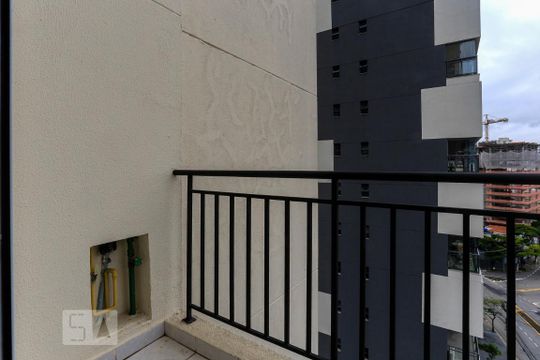 Venda de apartamento em Sumarezinho: 2 quartos, piscina e academia no condomínio. — Sacada Quarto 2