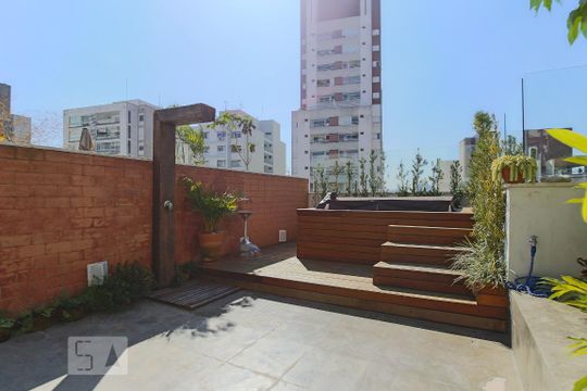 Apartamento à venda na Bela Vista, mobiliado, com 2 quartos (1 suíte) e varanda. — Quintal
