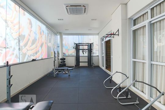 Apartamento à venda na Bela Vista, mobiliado, com 2 quartos (1 suíte) e varanda. — Academia