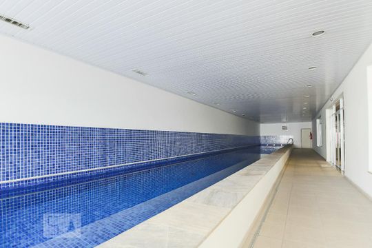 Apartamento à venda na Bela Vista, mobiliado, com 2 quartos (1 suíte) e varanda. — Piscina