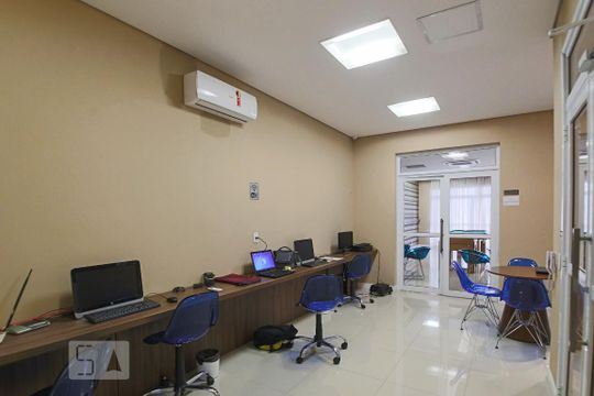 Apartamento à venda na Bela Vista, mobiliado, com 2 quartos (1 suíte) e varanda. — Workspace