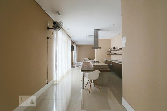 Apartamento à venda na Bela Vista, mobiliado, com 2 quartos (1 suíte) e varanda. — Espaço Gourmet