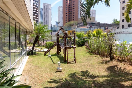 Para comprar um apartamento mobiliado com 3 quartos e varanda em Cidade Monções, venda com academia no condomínio. — Área Comum - Playground